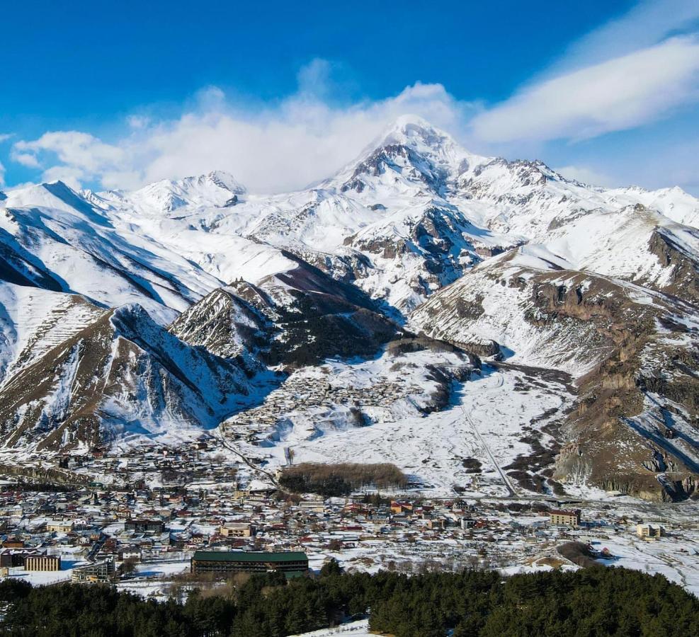 Hotel Axien Kazbegi Kültér fotó