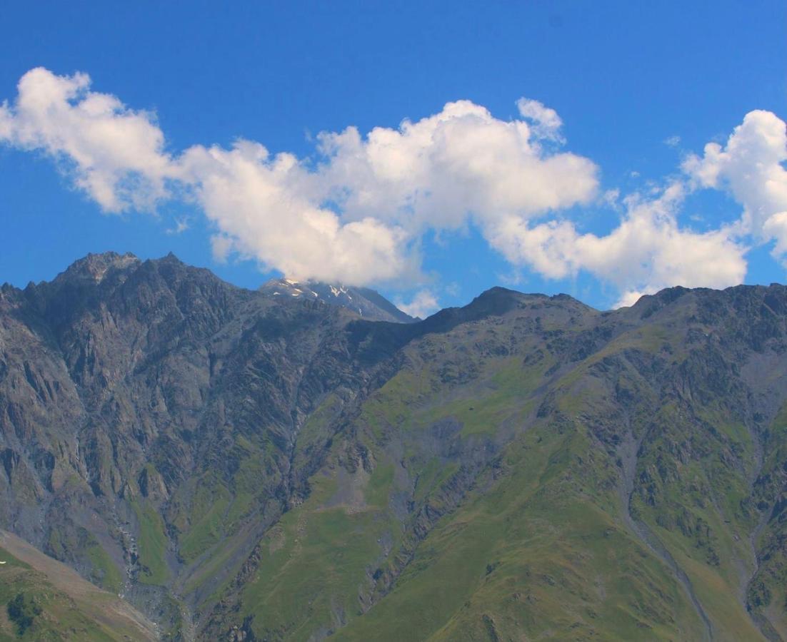 Hotel Axien Kazbegi Kültér fotó